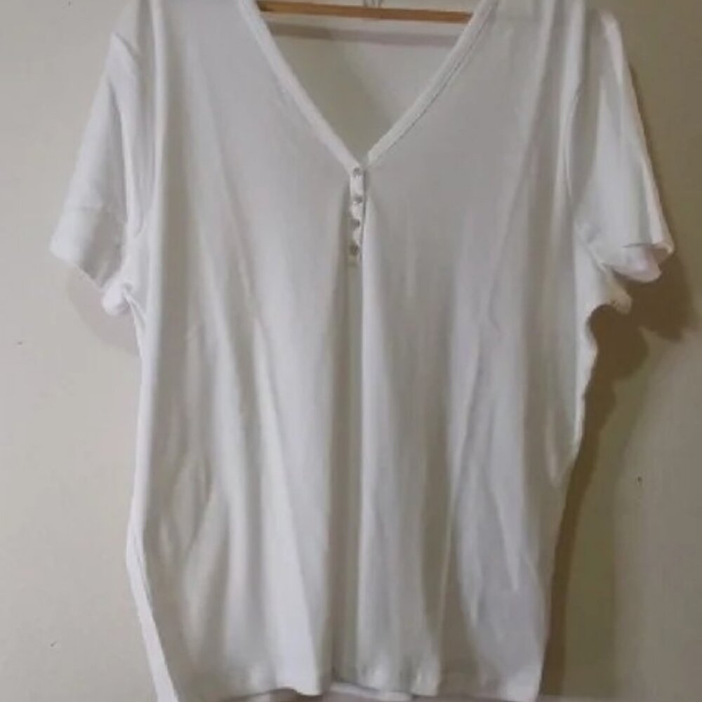 GAP White V-Neck Short Sleeve Tee - Picture 2 of 6